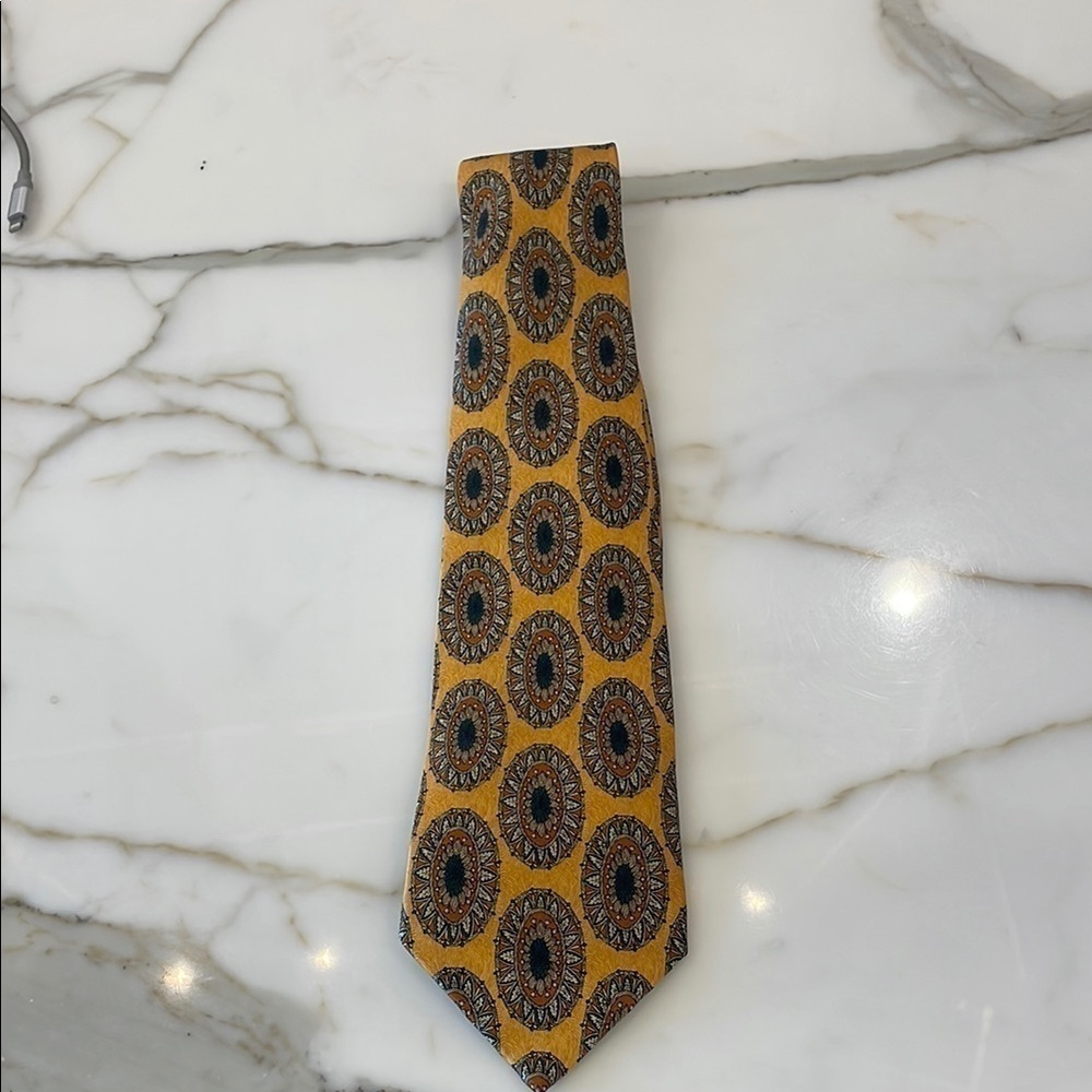 Lanvin 100% Silk Patterned Tie—FANTASTIC!! Excellent Preowned Condition!